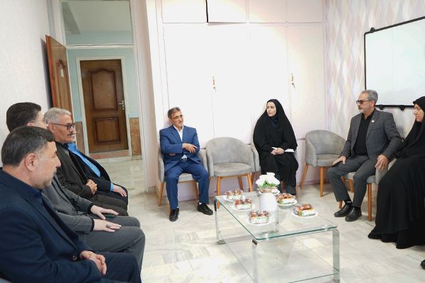 بازدید معاون سیاسی، امنیتی و اجتماعی استانداری اردبیل از «کلینیک رز»