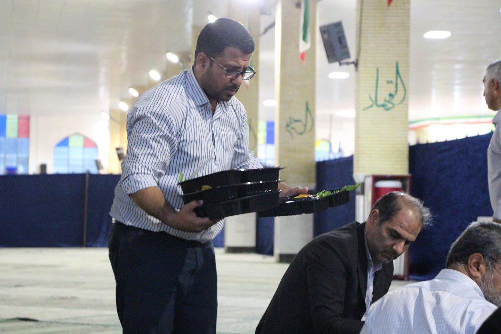 ضیافت افطاری و اطعام 500 کارآفرین و نخبه تحت حمایت امداد در زاهدان