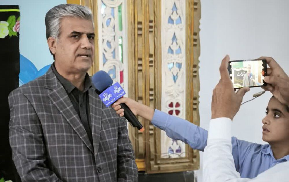 برپایی میز خدمت کمیته امداد در مسجد جامع گلشن