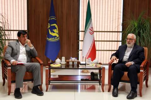 دیدار رئیس کمیته امداد با نمایندگان مجلس1405/03/18