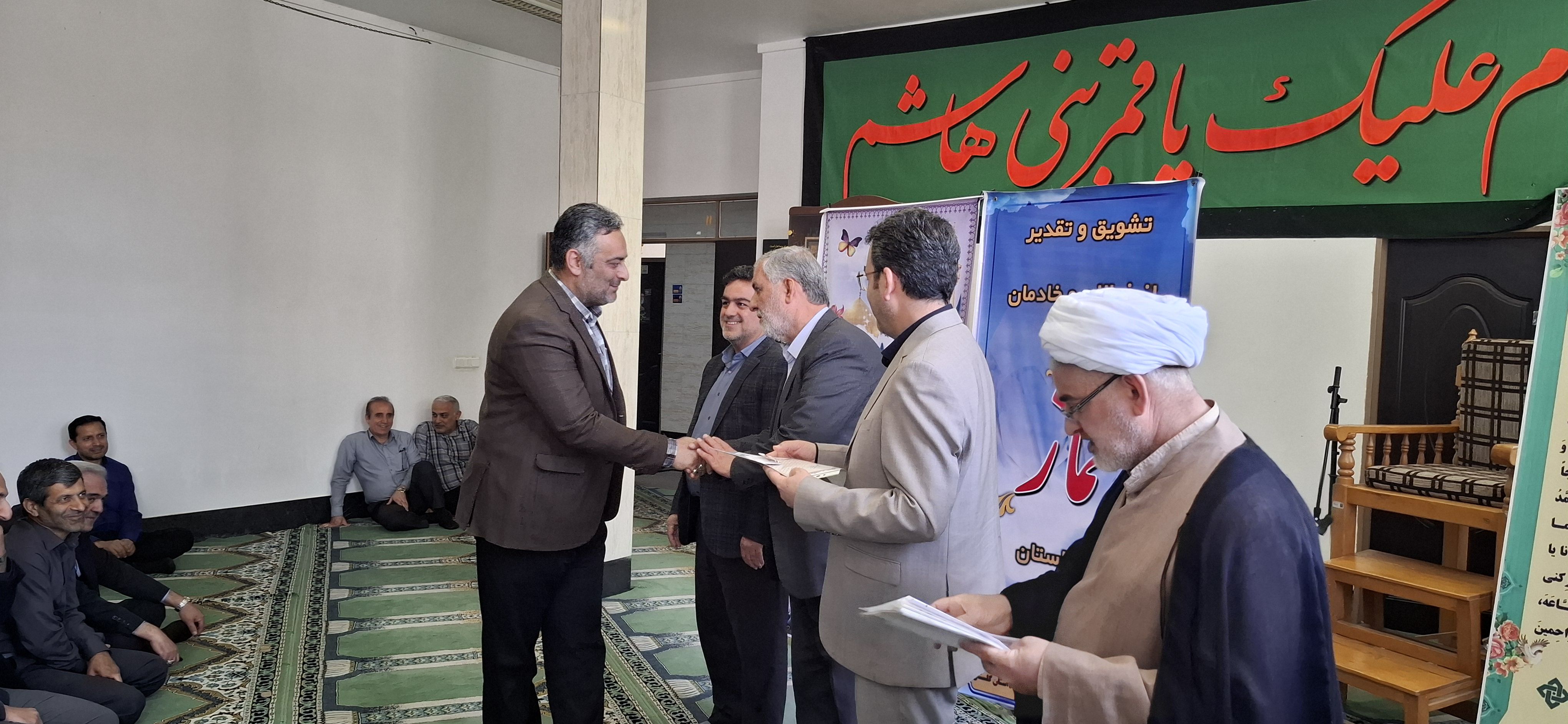 تجلیل از فعالان وخادمان نماز کمیته امداد استان گلستان به روایت تصویر1405/01/30