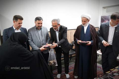 گزارش تصویری توزیع گوشت قربانی میان نیازمندان با حضور رئیس‌کل دادگستری اردبیل1405/03/05
