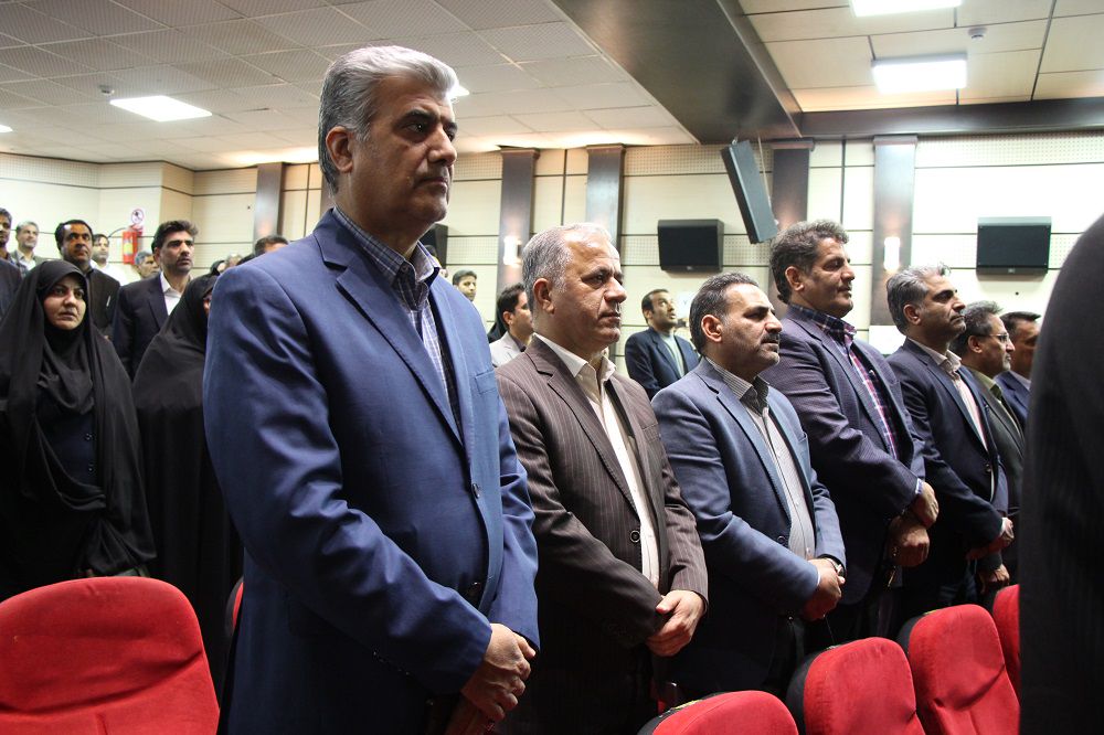 تجلیل از مدیرکل کمیته امداد سیستان و بلوچستان در سومین جشنواره کارمند تراز مکتب حاج قاسم