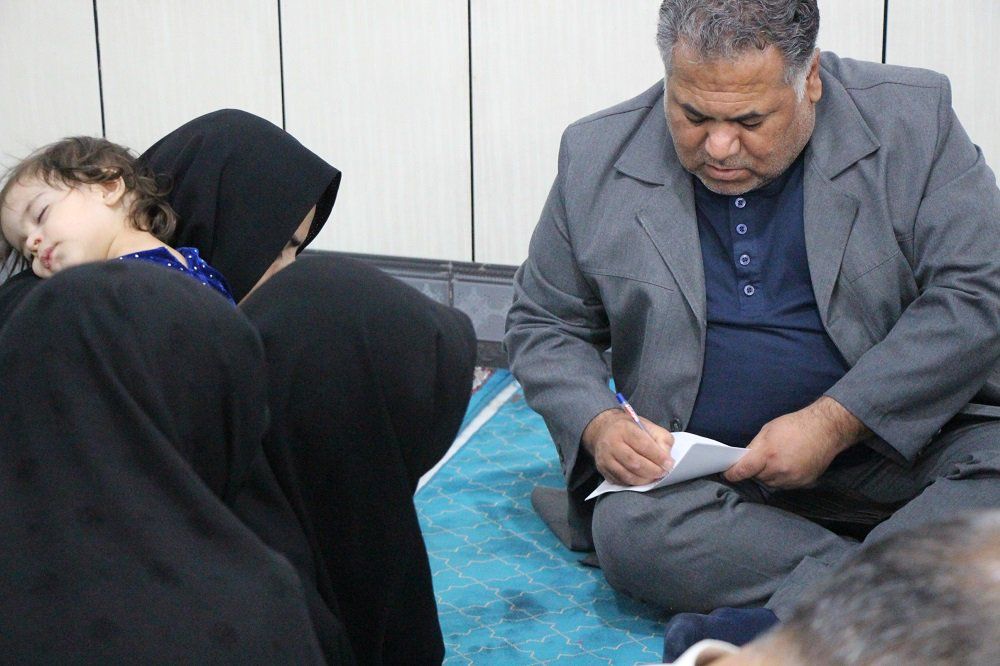 میز خدمت مدیرکل کمیته امداد در حاشیه شهر زاهدان