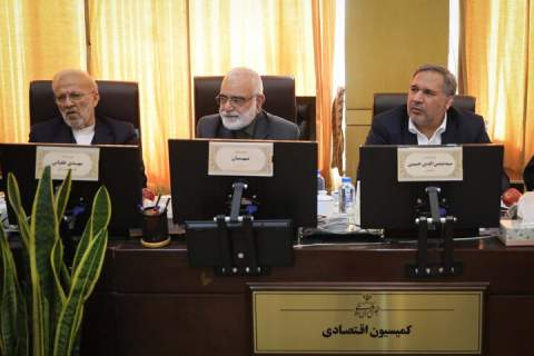 نشست رئیس کمیسیون اقتصادی با اعضای شورای مرکزی زکات1404/08/13