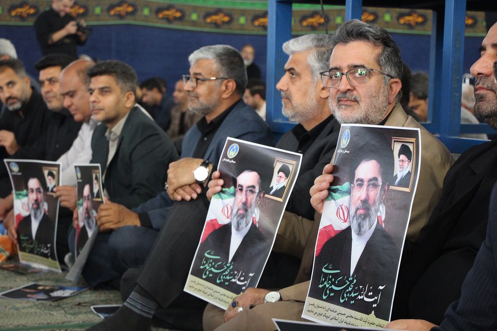 امدادگران کمیته امداد سیستان‌وبلوچستان با رهبر جدید انقلاب بیعت کردند