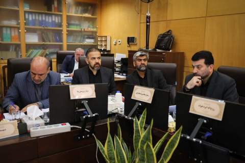 نشست رئیس کمیسیون اقتصادی با اعضای شورای مرکزی زکات1404/08/13