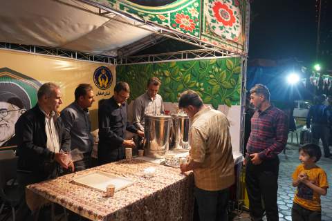 خدمت‌رسانی شبانه کارکنان کمیته امداد به مردم در قالب قرارگاه ایران همدل1405/02/20