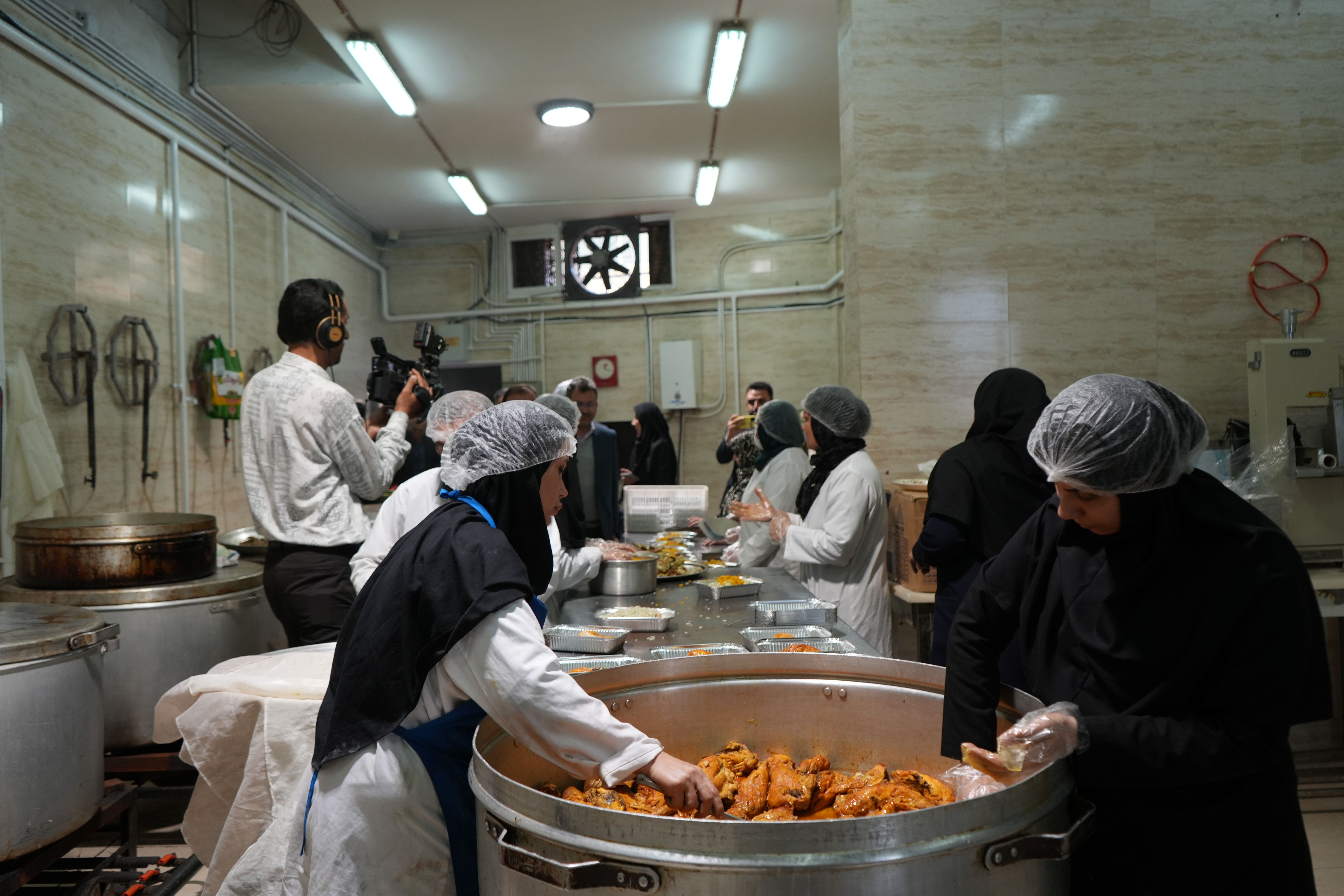 باحضور استاندار گلستان 51 آشپزخانه اطعام مهدوی گرگان افتتاح شد1404/11/29