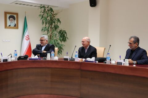 امضای تفاهم‌نامه همکاری میان کمیته امداد و انجمن دوستی ایران و چین  1403/04/04