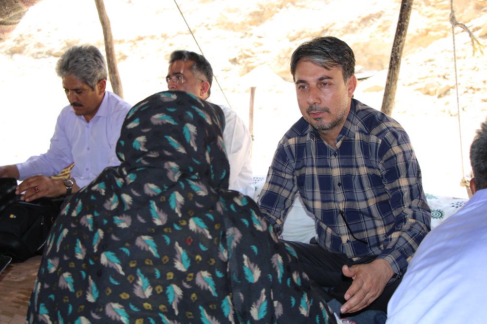 برپایی میز خدمت در روستای کله‌شهتوت تفتان