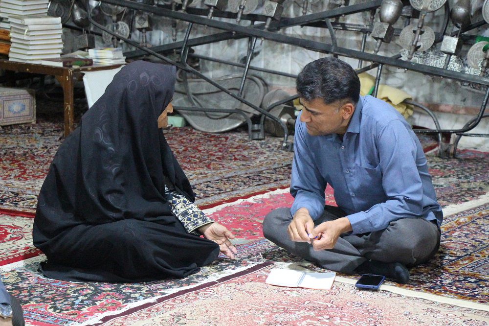 پاسخگویی مدیرکل کمیته امداد سیستان و بلوچستان به درخواست‌های مردم حاشیه شهر