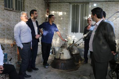 بازدید از طرح های اشتغال مددجویی در زمینه نیروگاه های خورشیدی