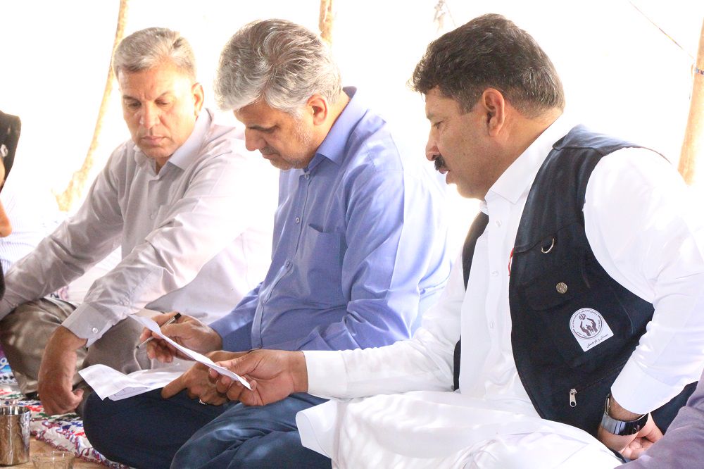 برپایی میز خدمت در روستای کله‌شهتوت تفتان