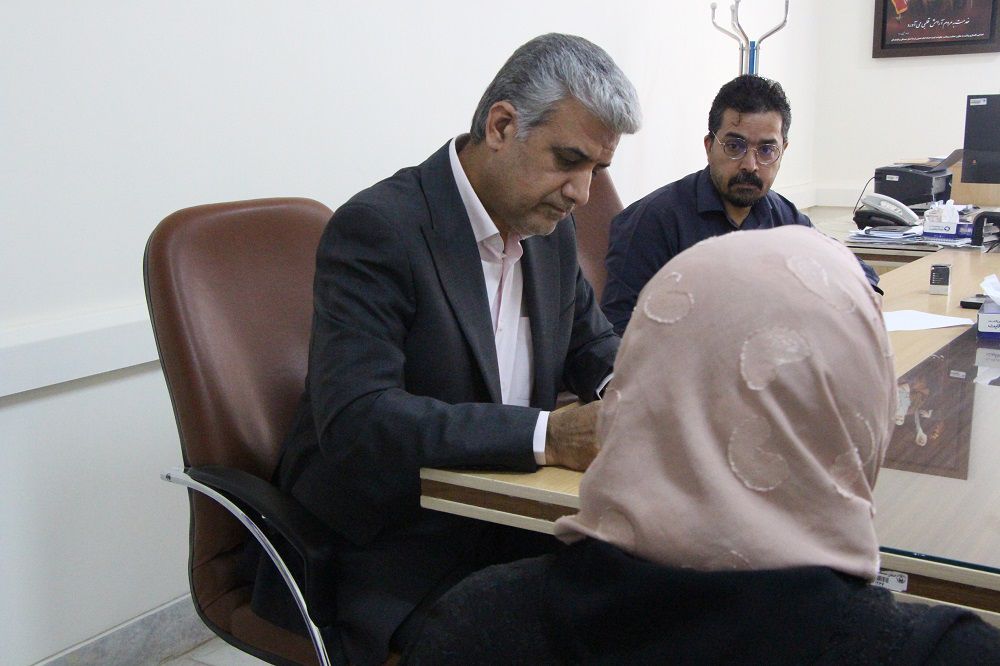 برپایی میز خدمت مددجویی در زاهدان