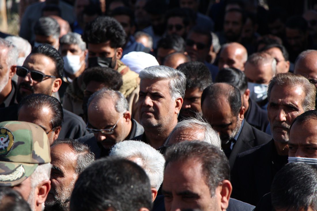 حضور امدادگران بسیجی در آیین تشییع پیکر شهدای گمنام زاهدان