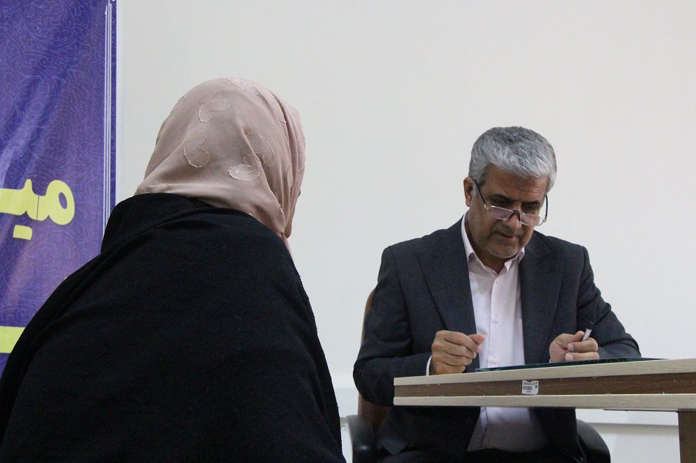 برپایی میز خدمت مددجویی در زاهدان