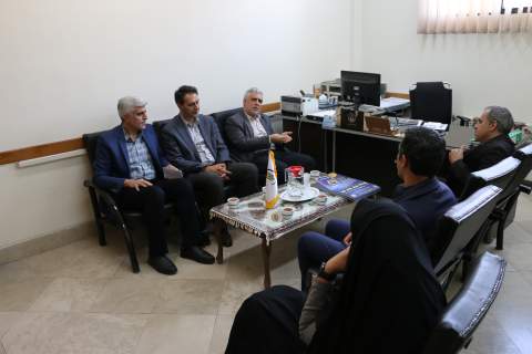 مدیرکل کمیته امداد استان اصفهان از روند فعالیت های این نهاد در منطقه چهار اصفهان بازدید کرد 