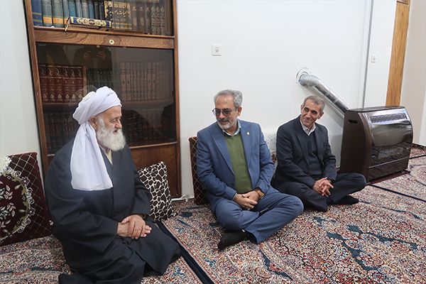 دیدار مدیرکل کمیته امداد استان اردبیل با خانواده شهید اهل تسنن