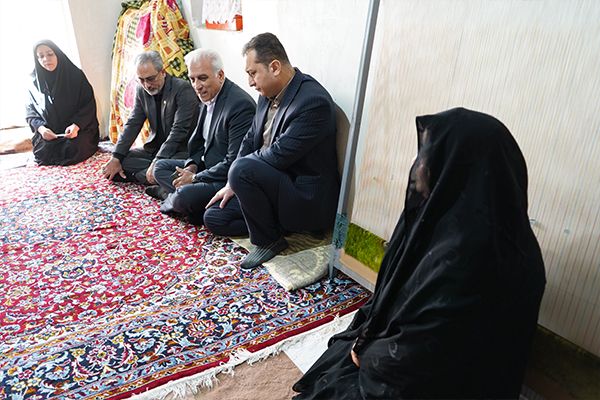 بازدید مدیر امور شعب بانک صادرات از منازل مددجویان کمیته امداد اردبیل