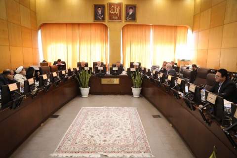 نشست رئیس کمیسیون اقتصادی با اعضای شورای مرکزی زکات1404/08/13