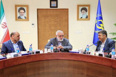 امضای تفاهم‌نامه همکاری مشترک میان کمیته امداد و مرکز آمار ایران  1403/05/09