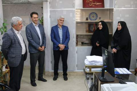 مدیرکل کمیته امداد استان اصفهان از روند فعالیت های این نهاد در منطقه چهار اصفهان بازدید کرد 