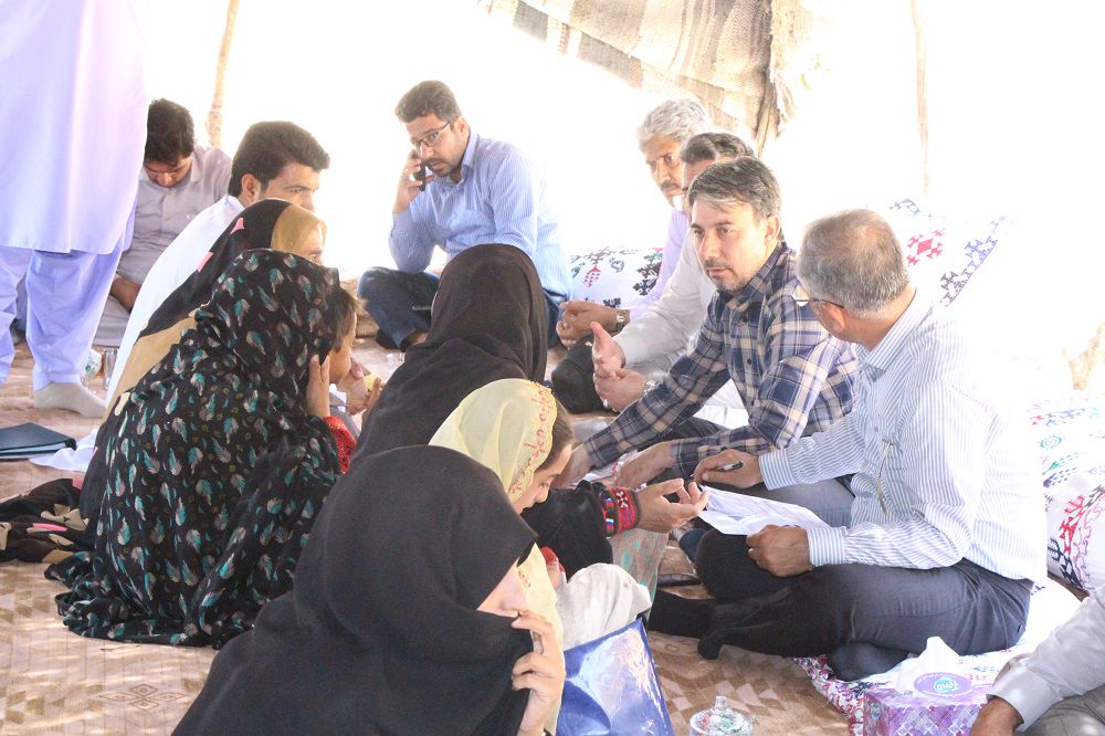 برپایی میز خدمت در روستای کله‌شهتوت تفتان