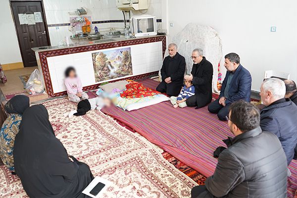 دیدار و دلجویی نایب‌رئیس مجلس شورای اسلامی از ایتام اردبیلی