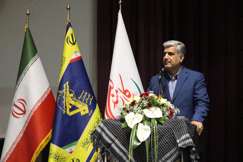 تجلیل از مدیرکل کمیته امداد سیستان و بلوچستان در سومین جشنواره کارمند تراز مکتب حاج قاسم