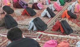 توزیع ۵۰۰ بسته پوشاک و ارائه پارچه به سادات تحت حمایت خلیل آباد