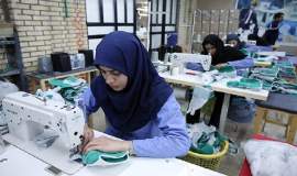 رو پای خود ایستادن؛ داستان موفقیت یک بانوی خلیل‌آبادی در تولید کالای خواب و سرویس عروس