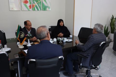 دیدار مدیرکل کمیته امداد استان اصفهان با نماینده مردم مبارکه در مجلس شورای اسلامی 1403/06/10