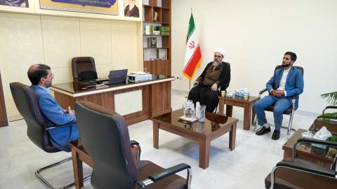 دیدار امام جمعه محترم اهل سنت کرمانشاه با مدیر کل کمیته امداد امام خمینی (ره) استان کرمانشاه