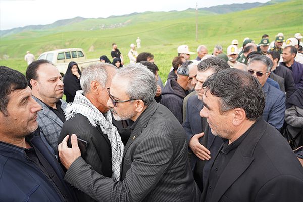 حضور مدیرکل کمیته امداد اردبیل در آیین تشییع شهدای جنگ رمضان در گرمی
