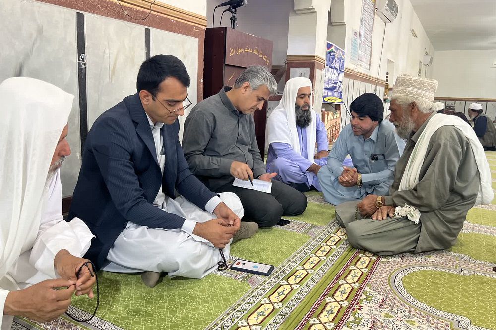 برپایی میز خدمت کمیته امداد در مسجد جامع مهرستان