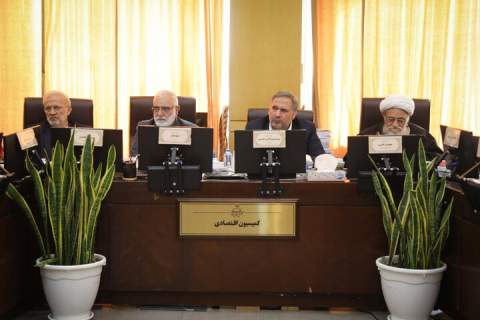 نشست رئیس کمیسیون اقتصادی با اعضای شورای مرکزی زکات1404/08/13