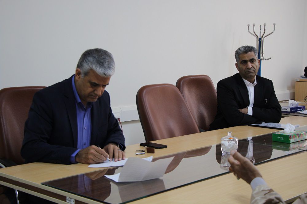 برپایی میز خدمت مددجویی در زاهدان