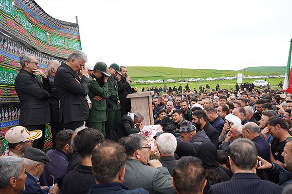 حضور مدیرکل کمیته امداد اردبیل در آیین تشییع شهدای جنگ رمضان در گرمی
