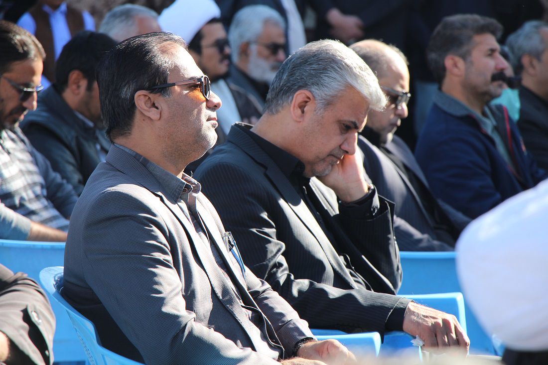 حضور امدادگران بسیجی در آیین تشییع پیکر شهدای گمنام زاهدان