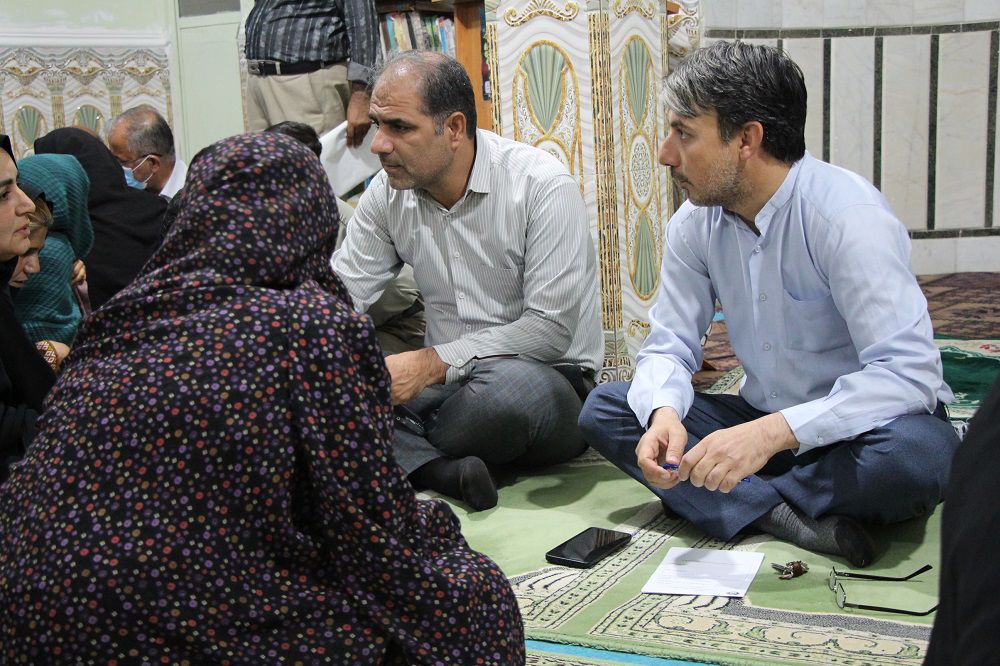 برپایی میز خدمت کمیته امداد در حاشیه شهر زاهدان