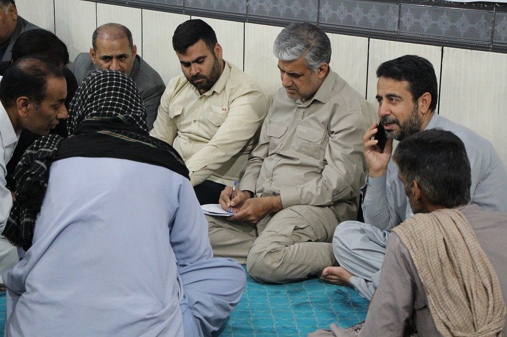 میز خدمت مدیرکل کمیته امداد در حاشیه شهر زاهدان