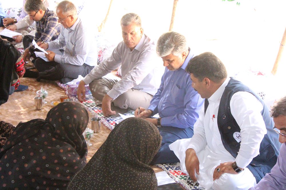 برپایی میز خدمت در روستای کله‌شهتوت تفتان